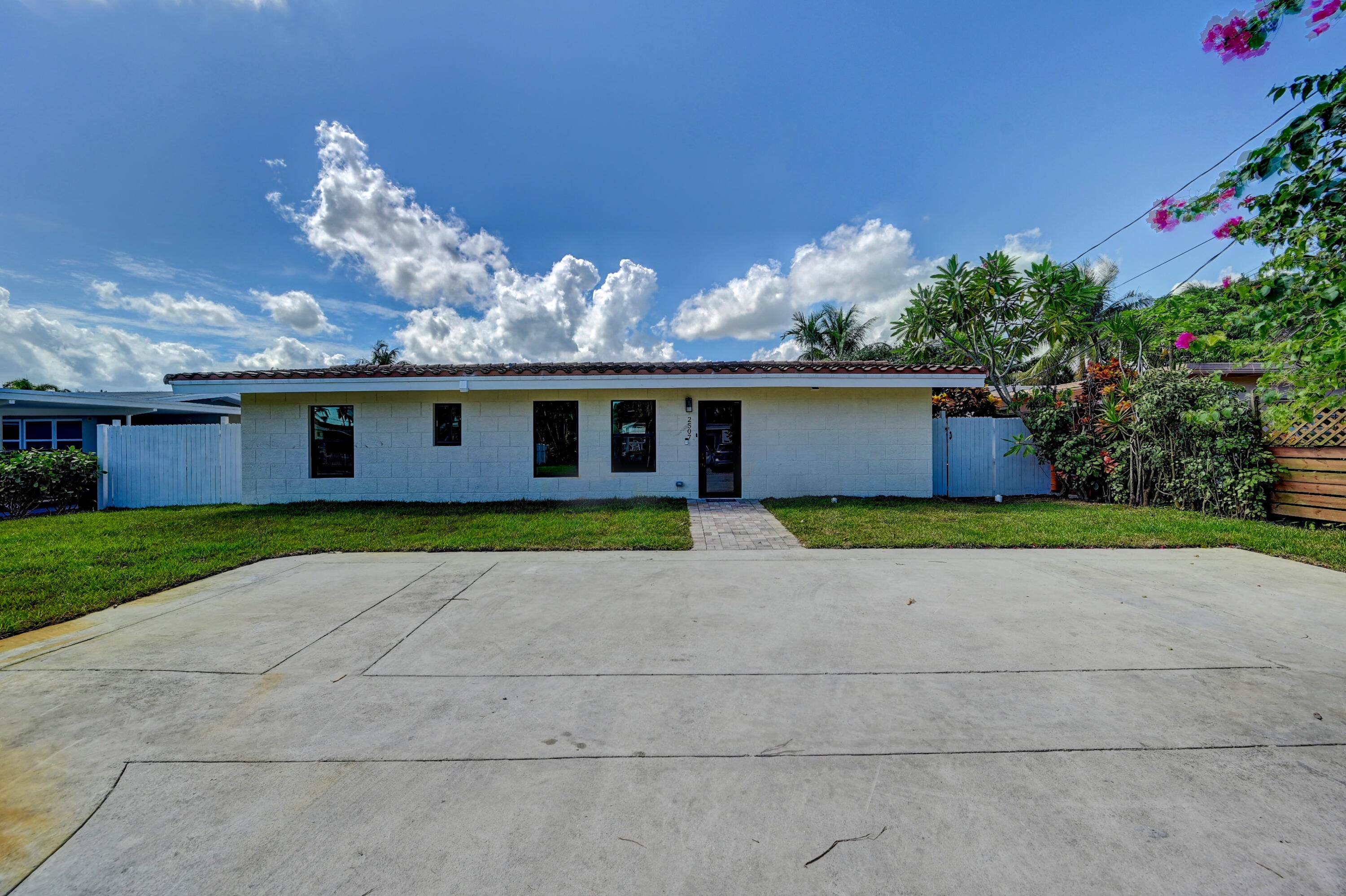 2507 BIMINI Lane