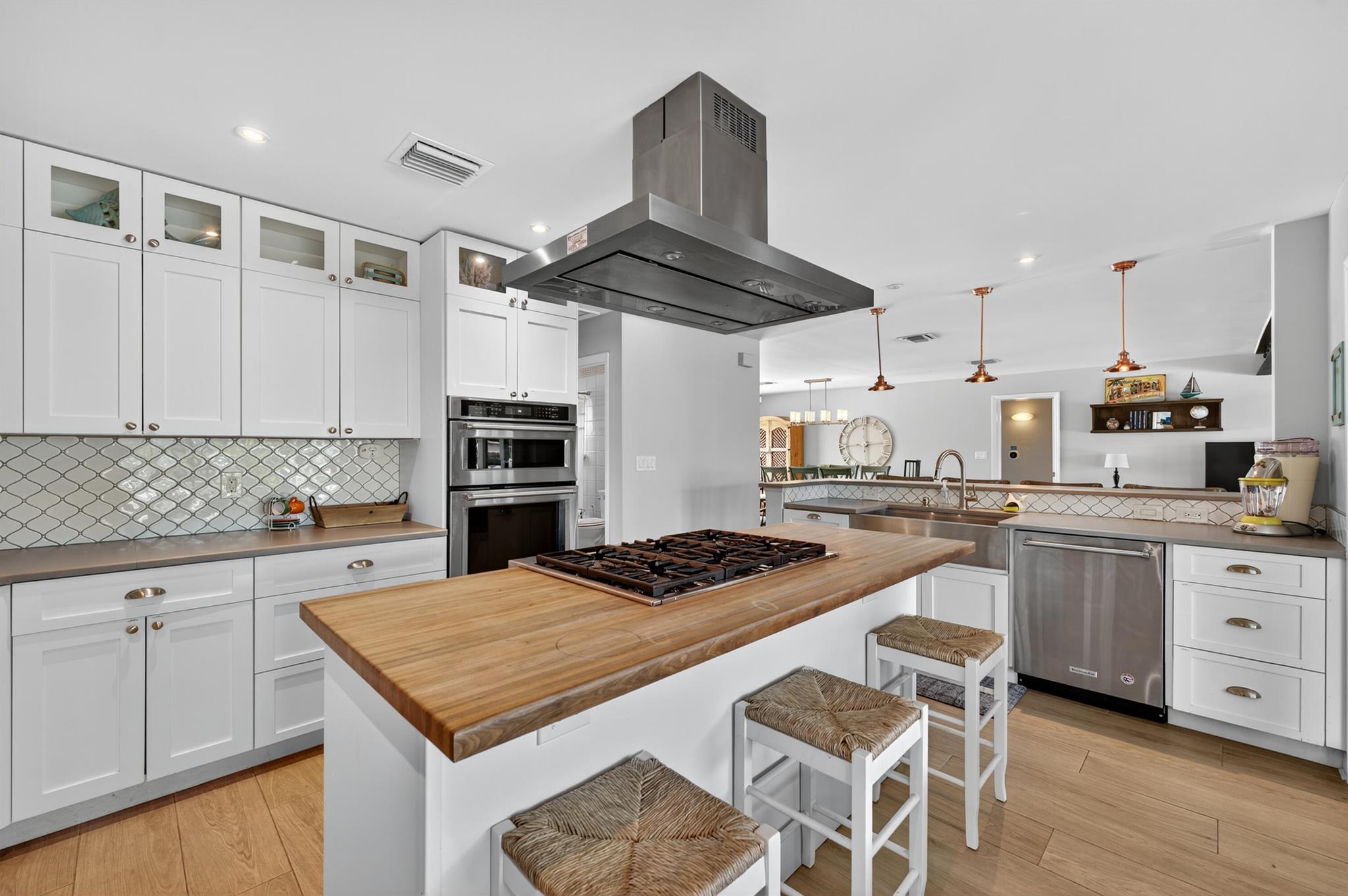 CYPRESS LAKE ESTATES - Residential Lease