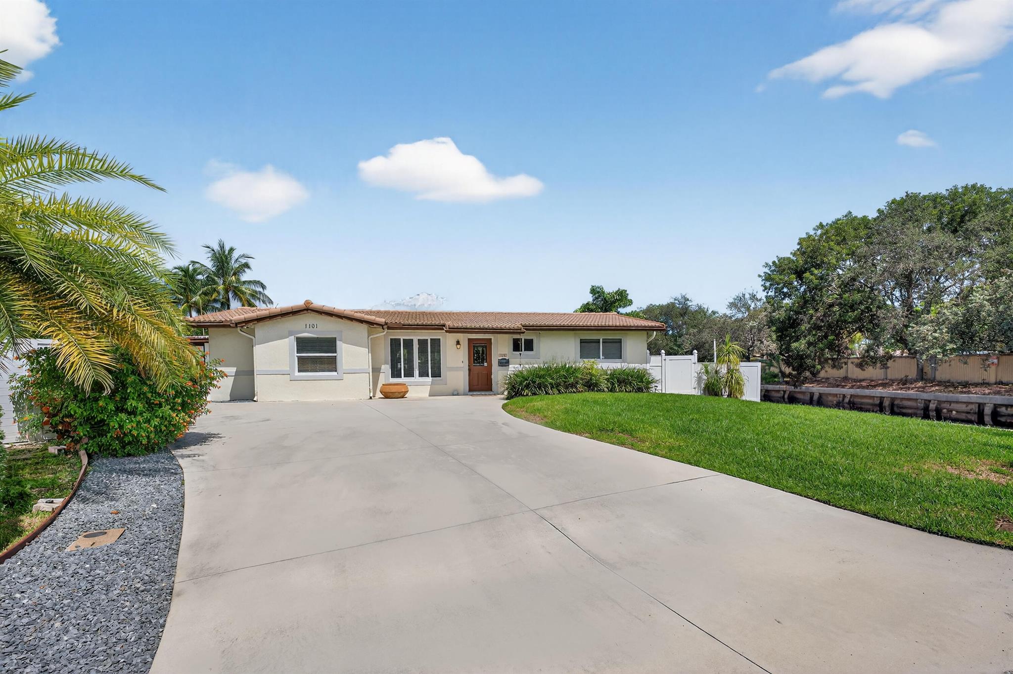 CYPRESS LAKE ESTATES - Residential Lease