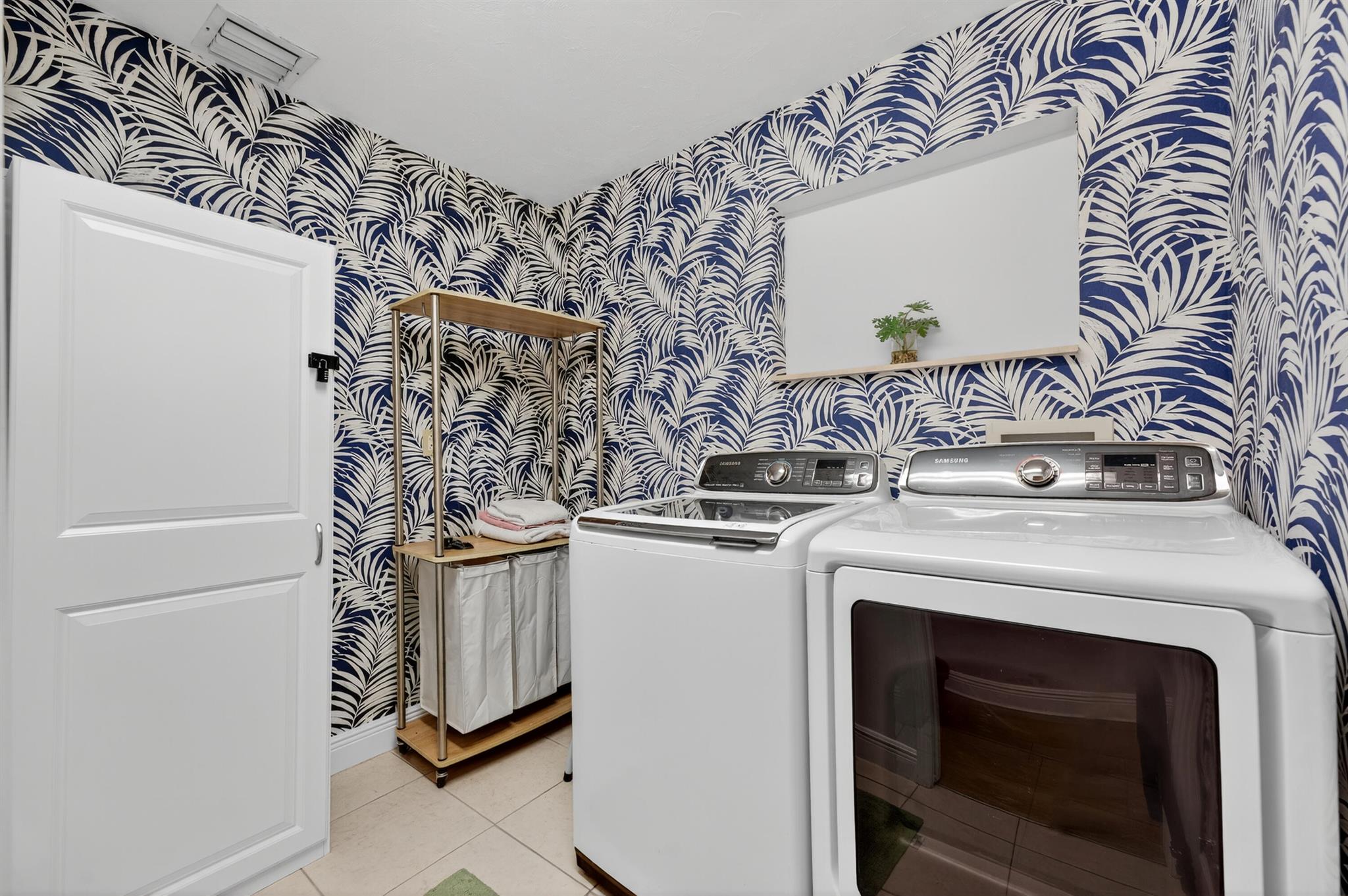 CYPRESS LAKE ESTATES - Residential Lease