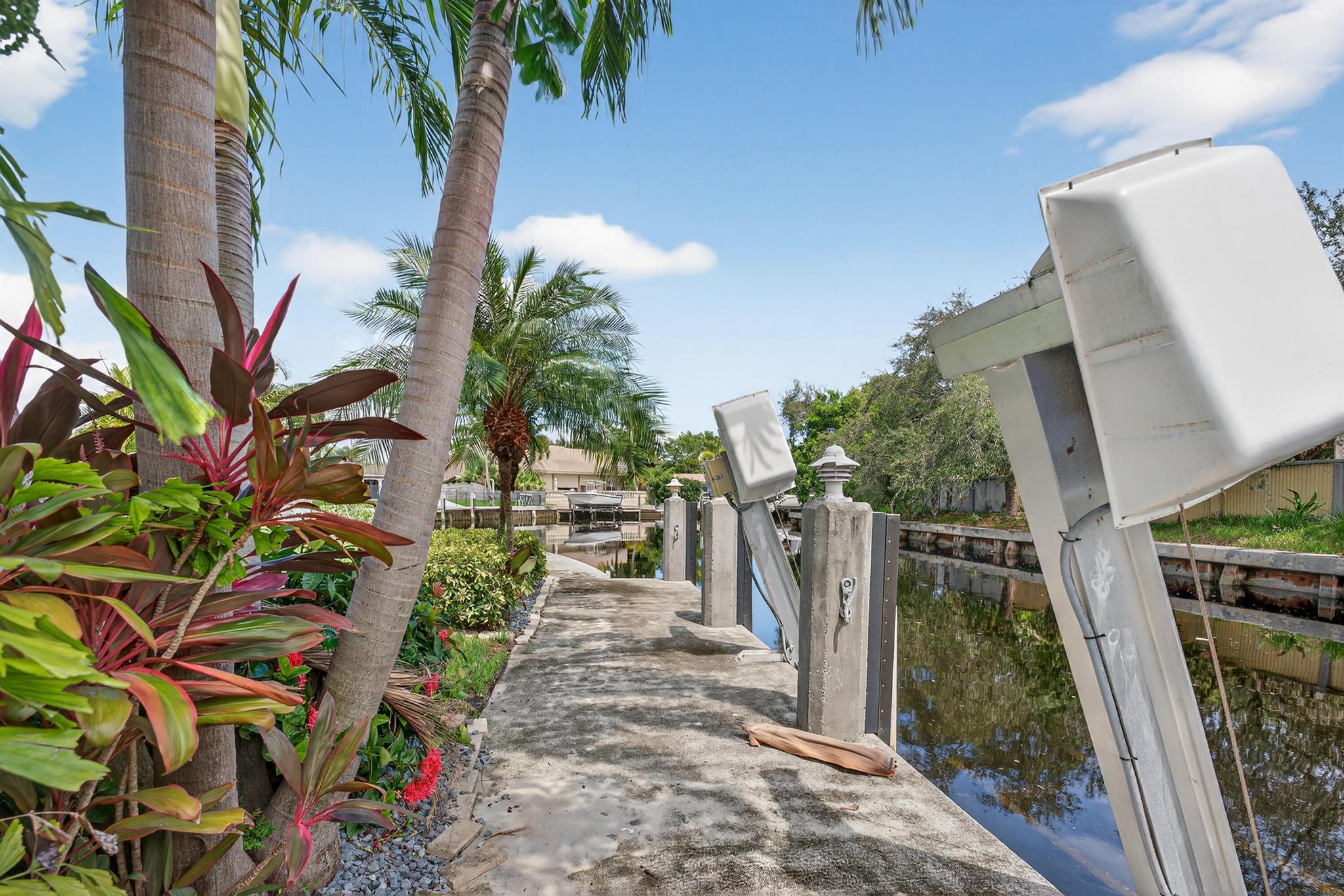 CYPRESS LAKE ESTATES - Residential Lease