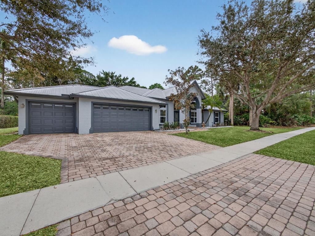 Photo of 8895 SW Fishermans Wharf Drive, Stuart, FL 34997 (MLS # R11157379)