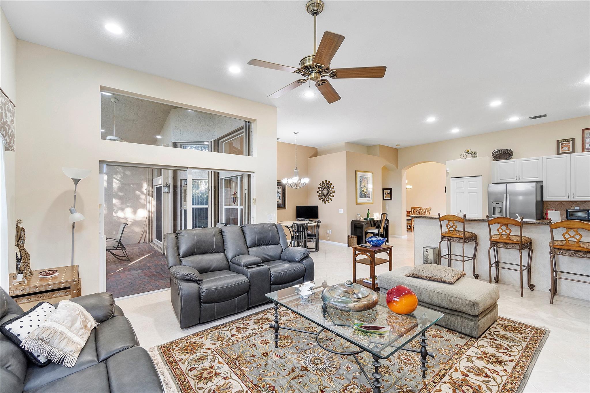 Valencia Shores 03 - Residential