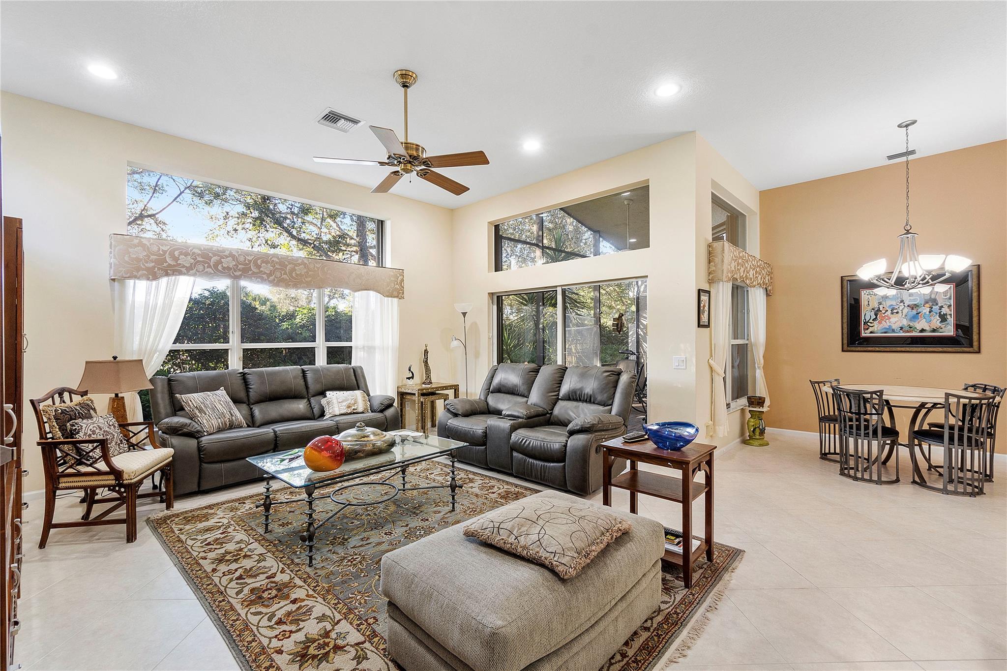Valencia Shores 03 - Residential