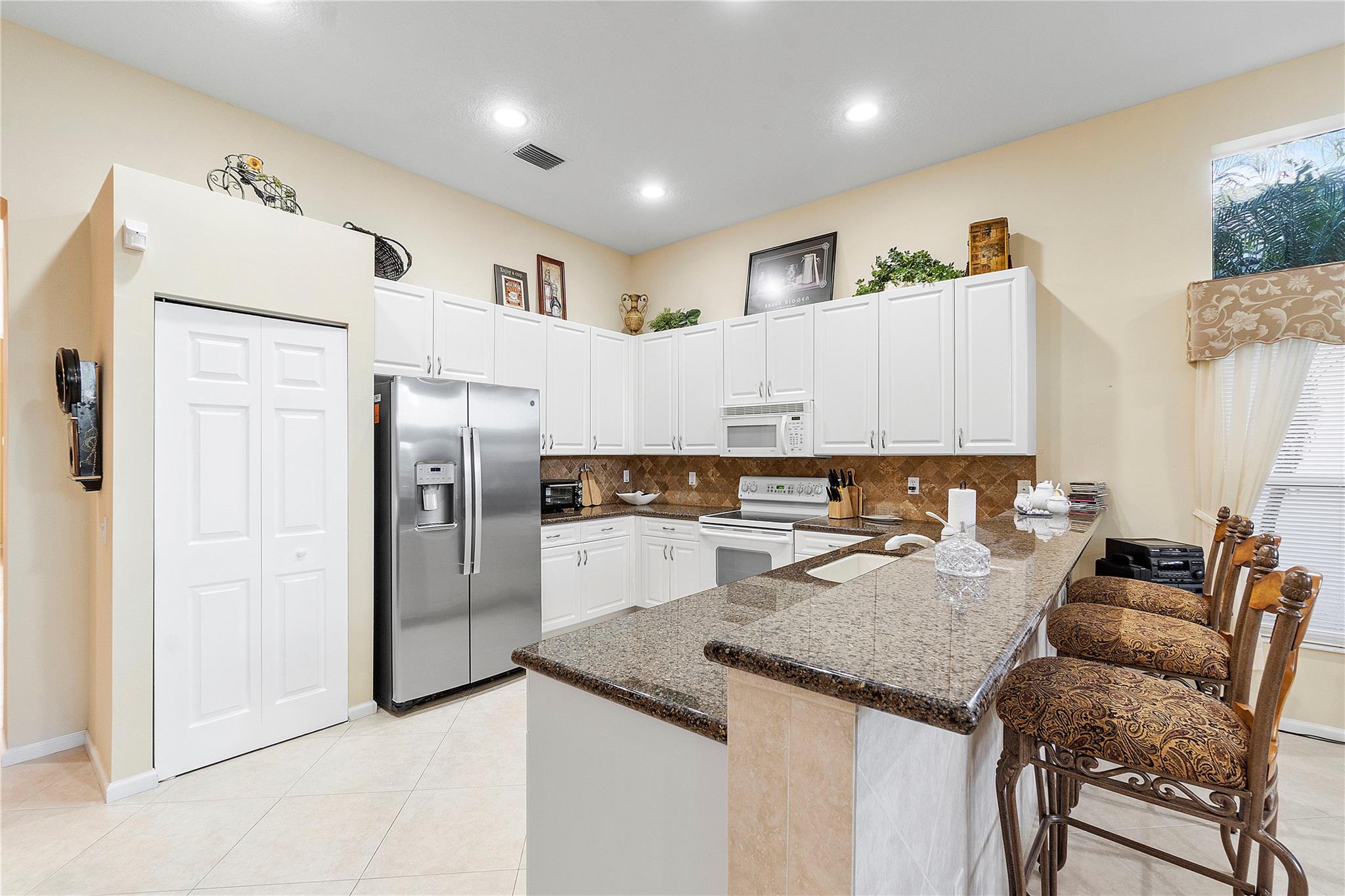 Valencia Shores 03 - Residential