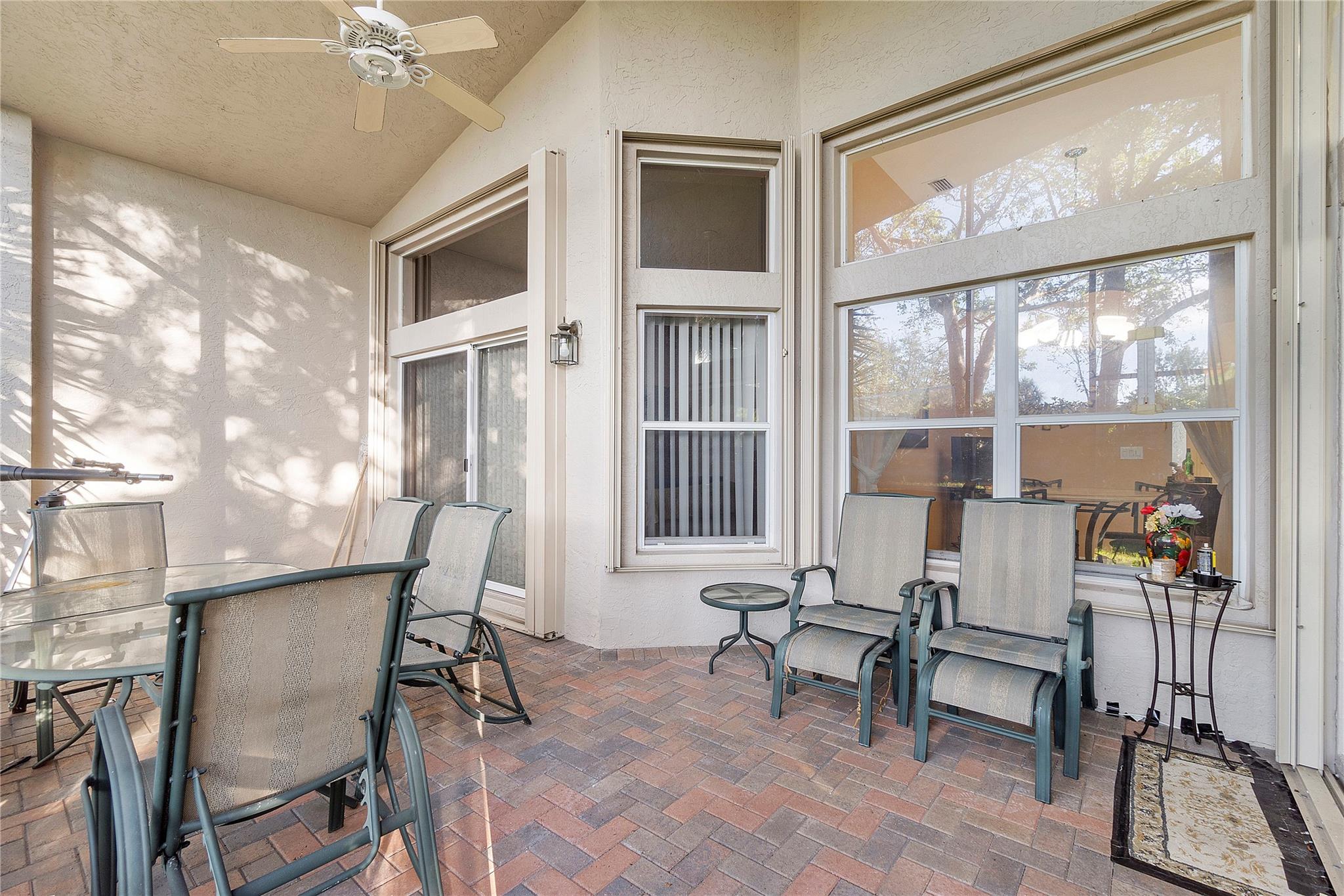Valencia Shores 03 - Residential