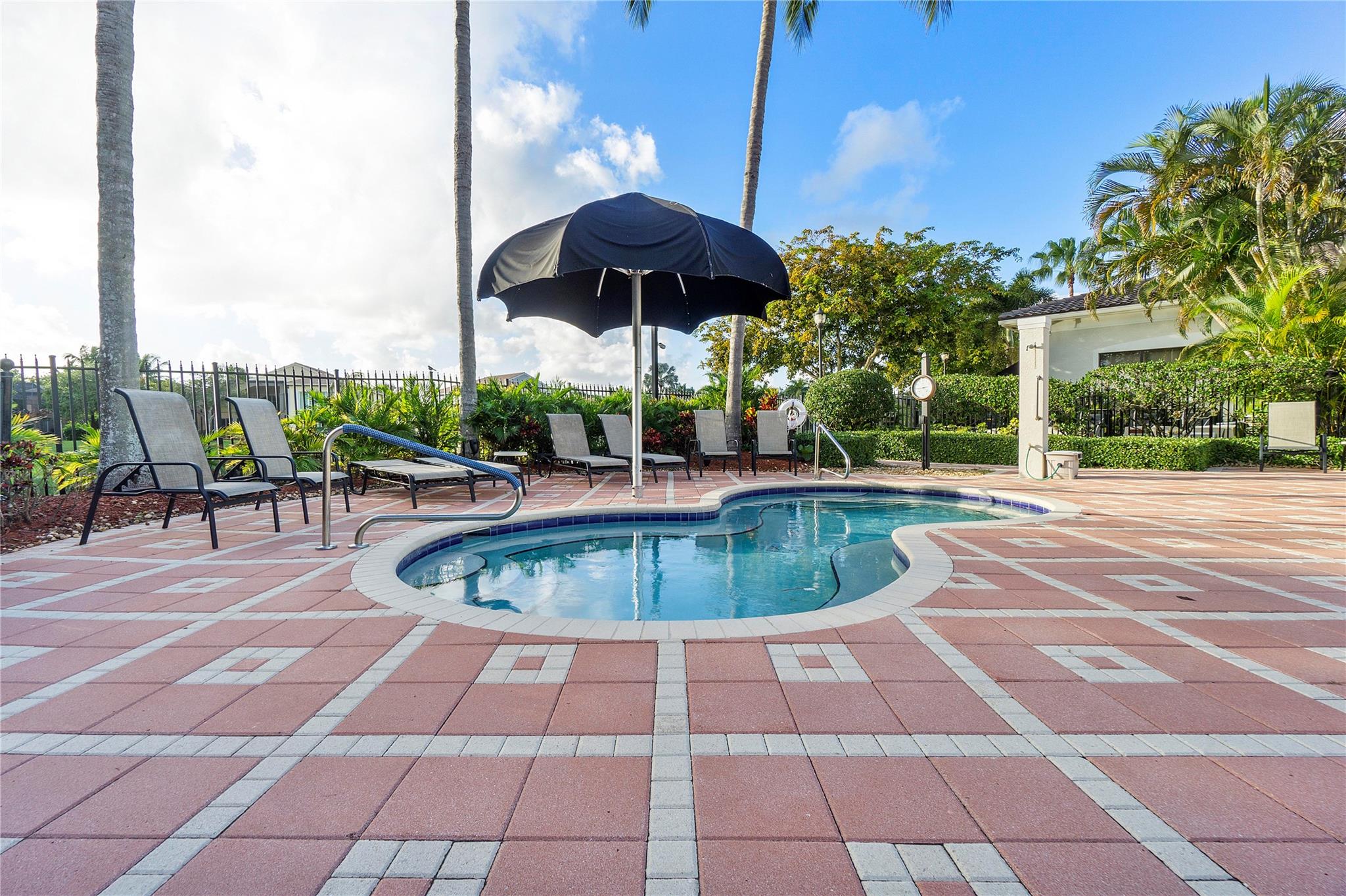 Valencia Shores 03 - Residential