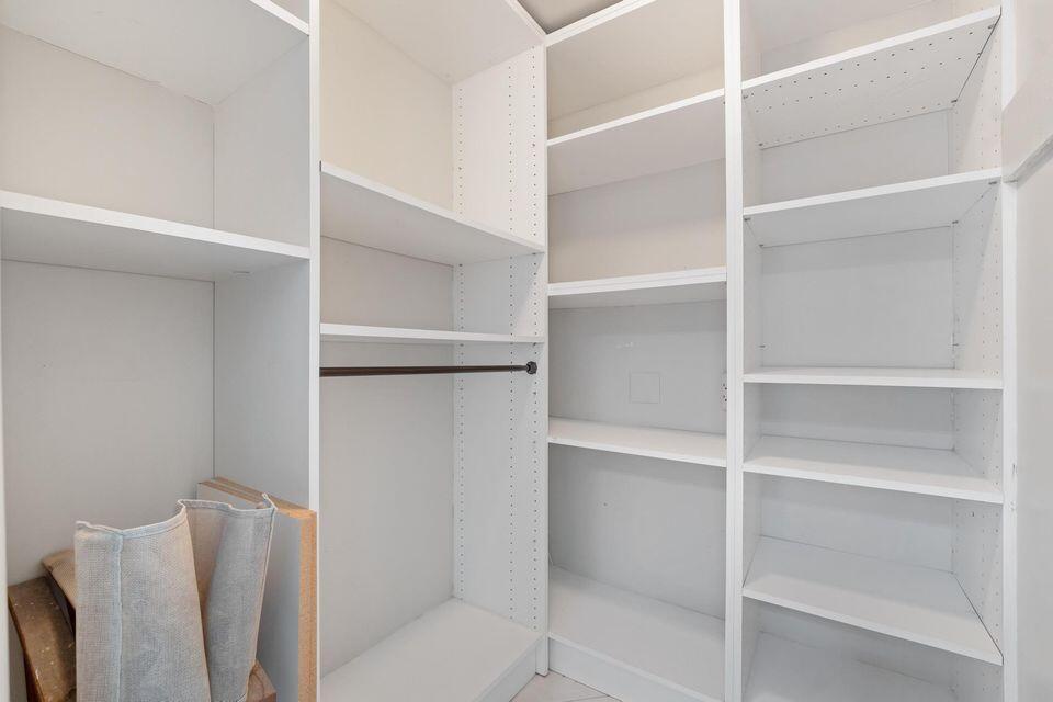 LANDS OF THE PRESIDENT CONDO 3 - Residential Lease