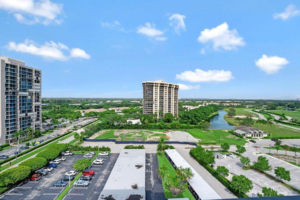 LANDS OF THE PRESIDENT CONDO 3 - Residential Lease