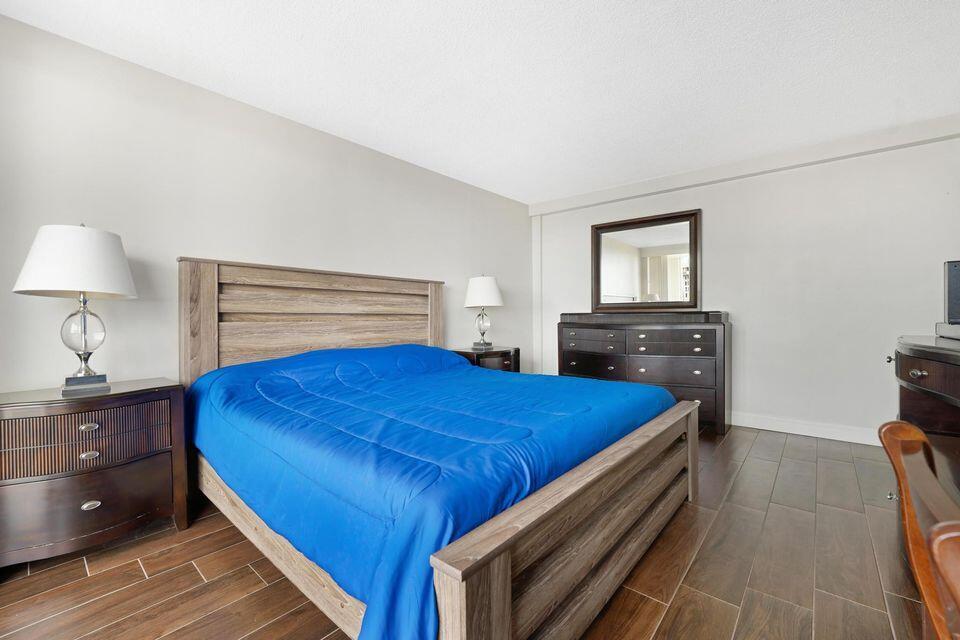 LANDS OF THE PRESIDENT CONDO 3 - Residential Lease