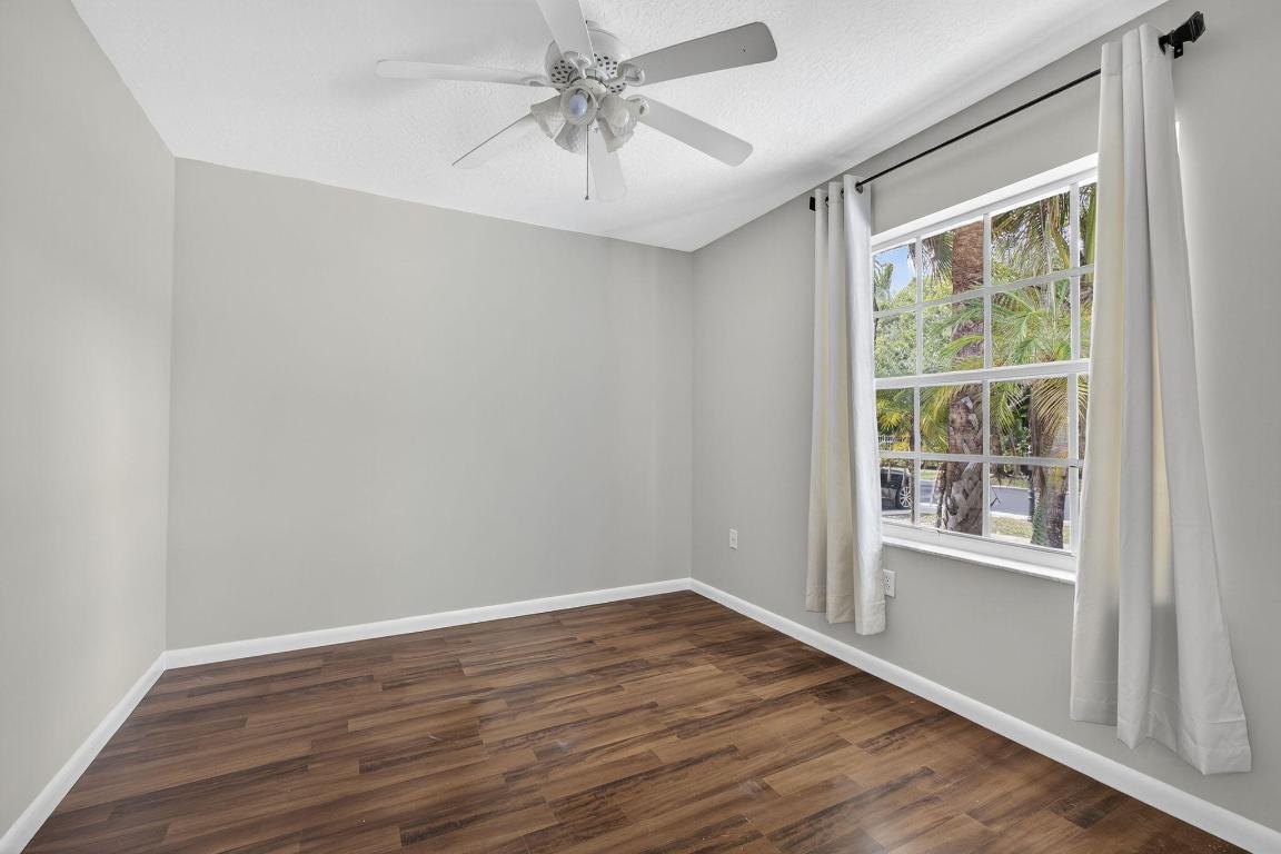 MADISON GREEN 1 PAR B - Residential Lease