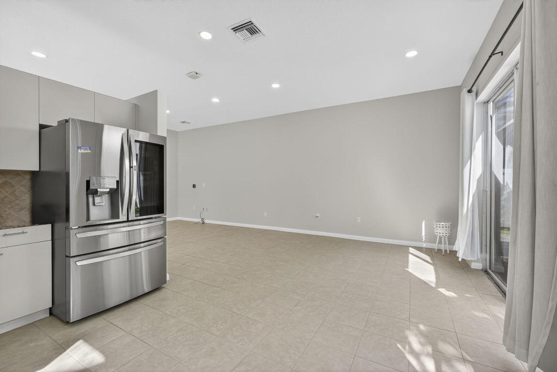 MADISON GREEN 1 PAR B - Residential Lease