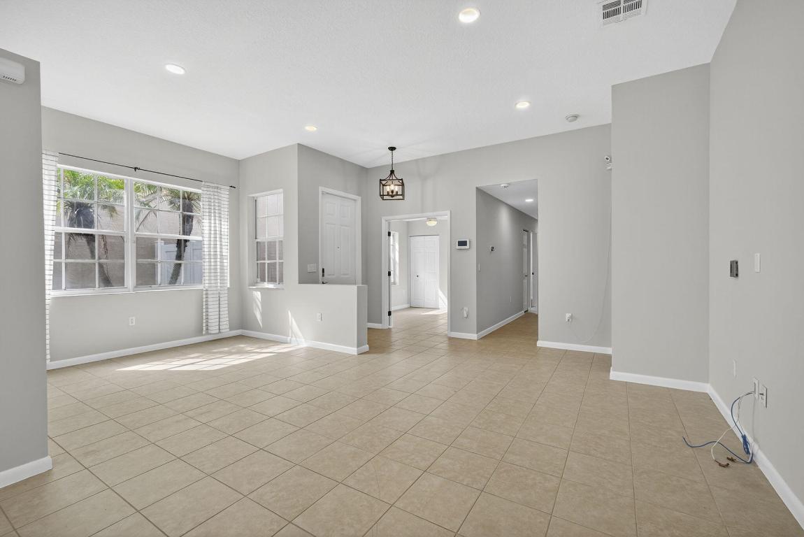 MADISON GREEN 1 PAR B - Residential Lease