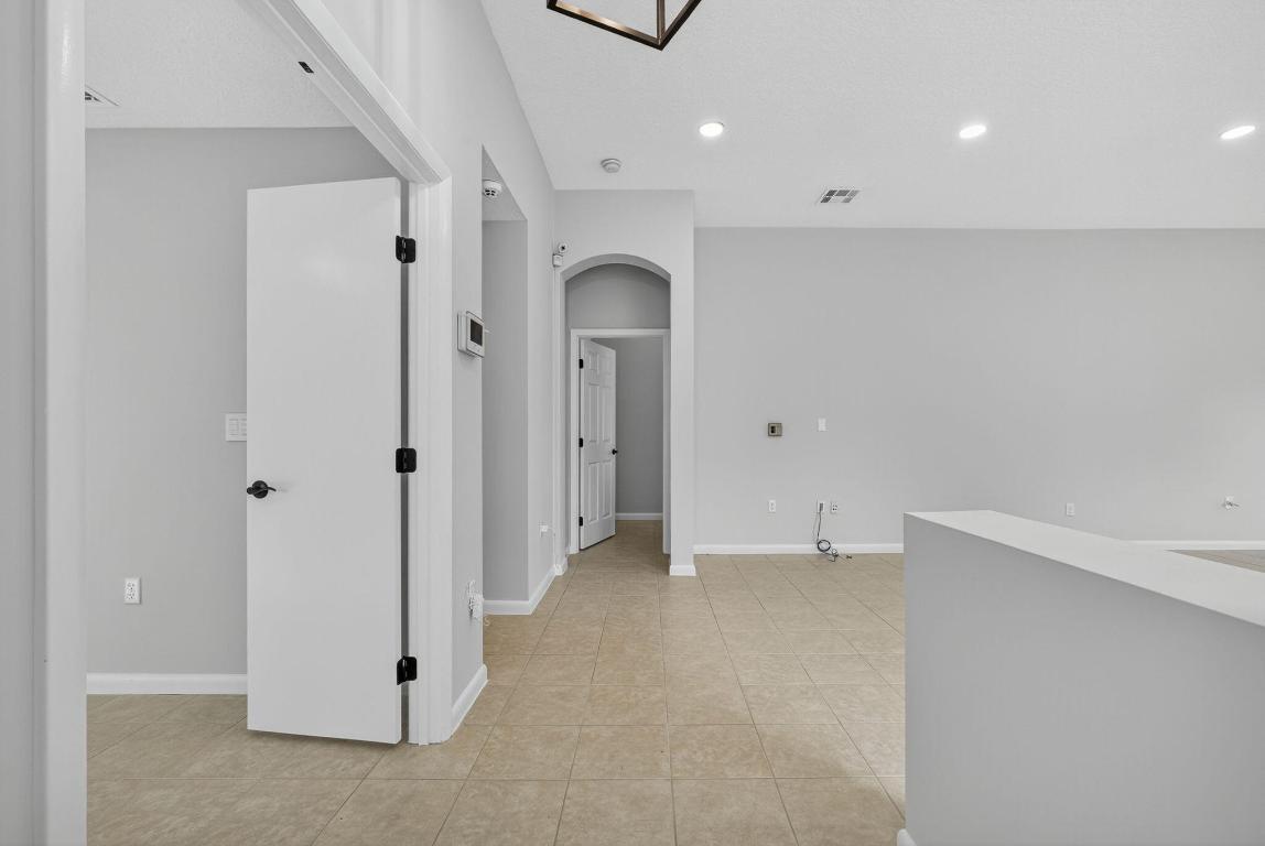 MADISON GREEN 1 PAR B - Residential Lease