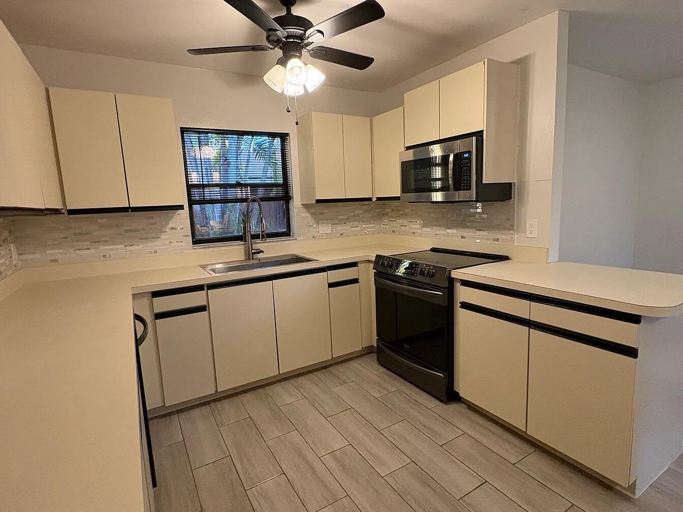 MEADOWS 300 1 - Residential