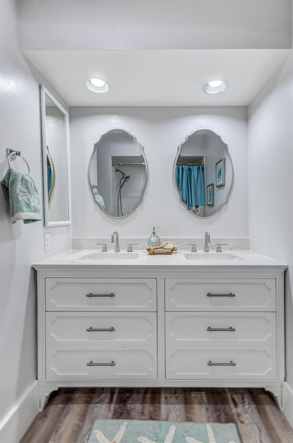 VILLAS OF OCEAN DUNES - Residential Lease