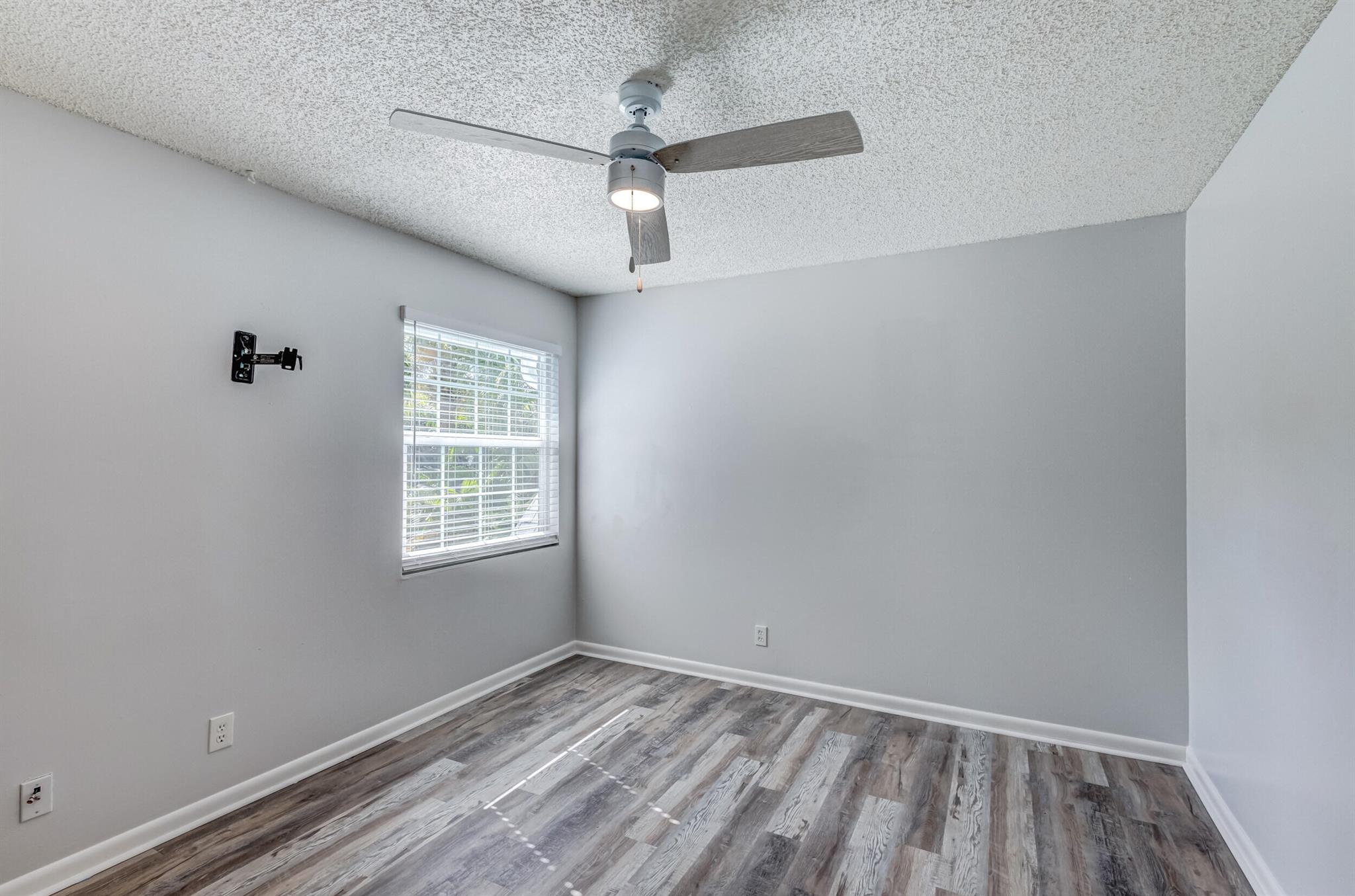 VILLAS OF OCEAN DUNES - Residential Lease