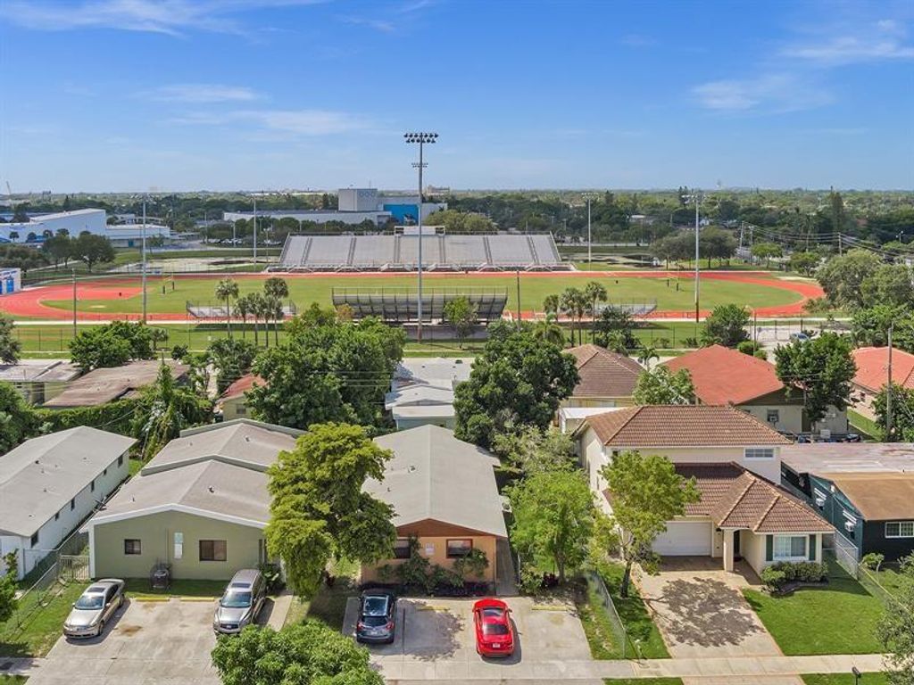 Photo of 2610 NW 14th St #B, Fort Lauderdale, FL 33311 (MLS # F10317865)