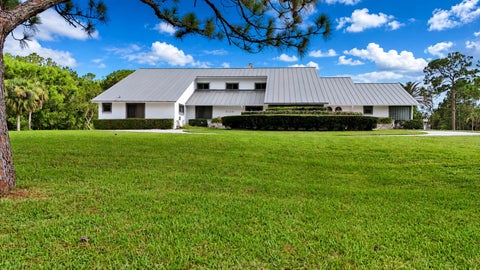 Photo of 3120 SE Downwinds Road, Jupiter, FL 33478 (MLS # B26056658)