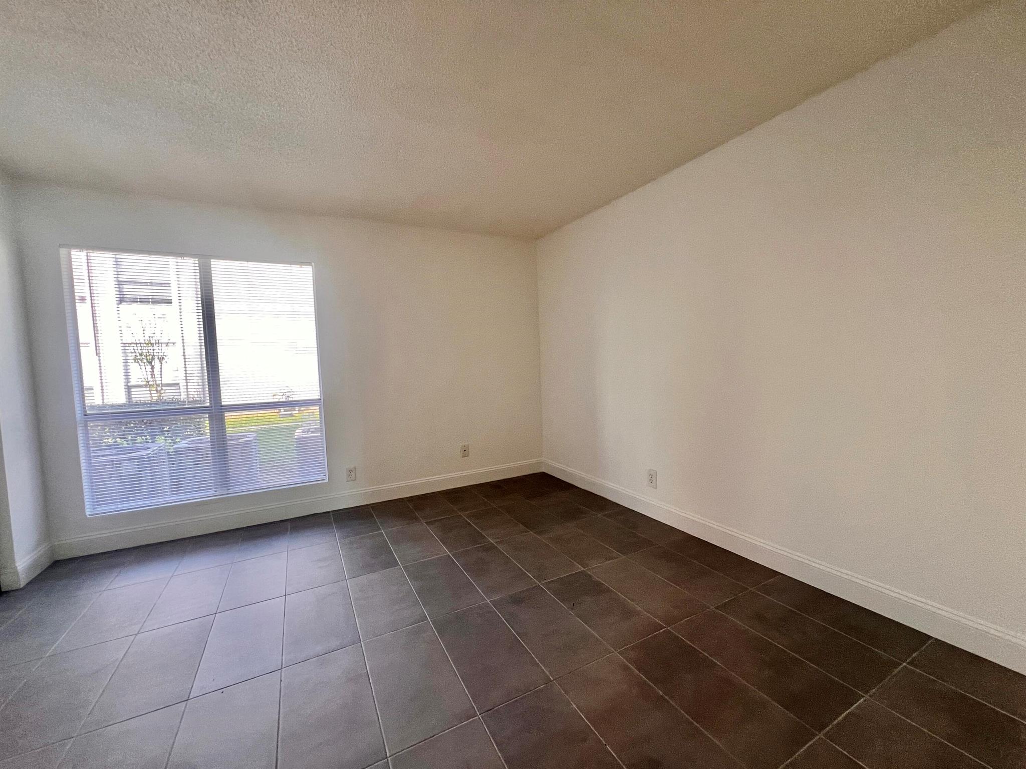 CROSS CREEK CONDO - Residential Lease