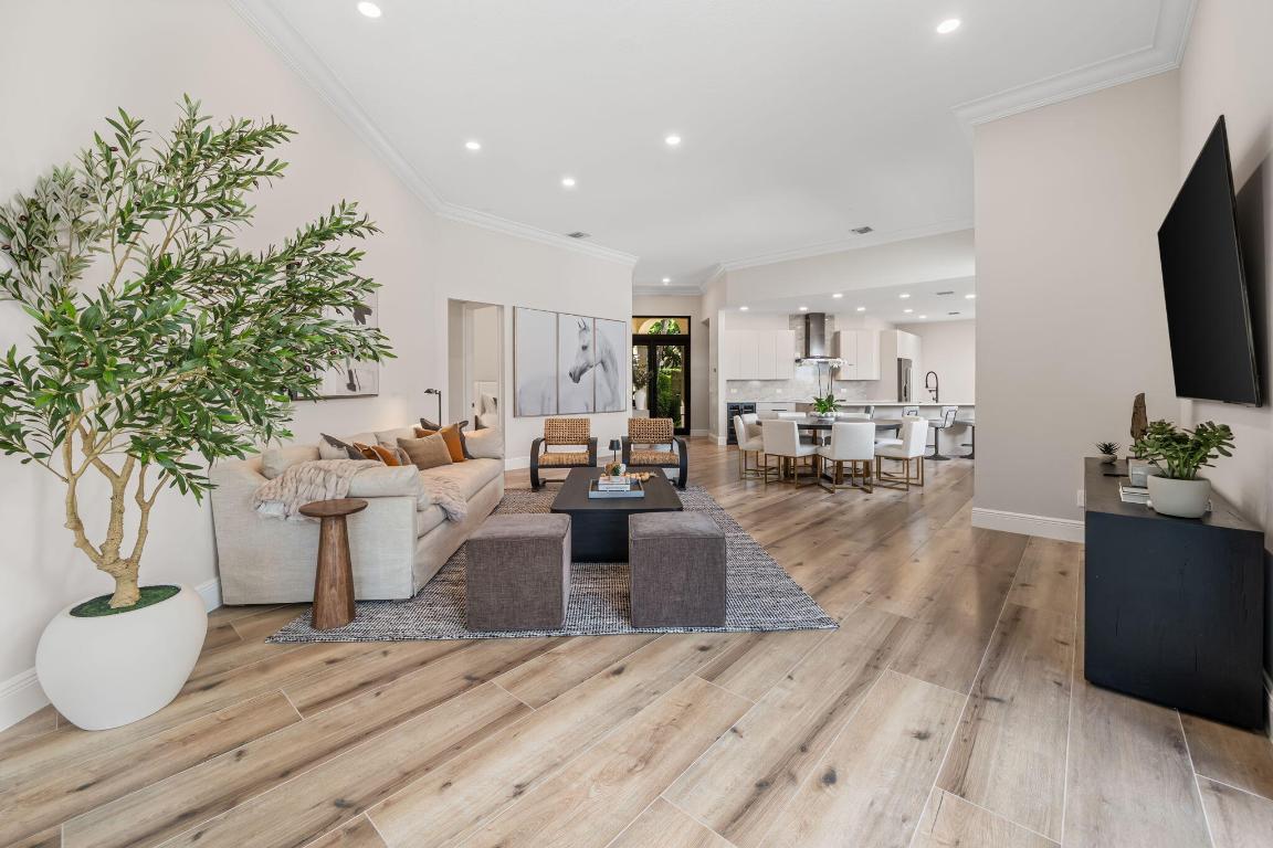 EAGLES LANDING OF P B POLO AND COUNTRY CLUB - Residential Lease