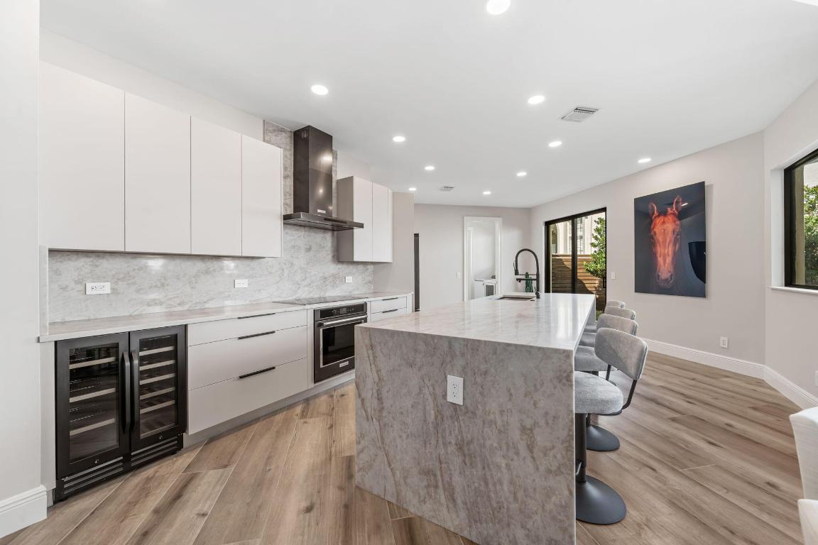 EAGLES LANDING OF P B POLO AND COUNTRY CLUB - Residential Lease