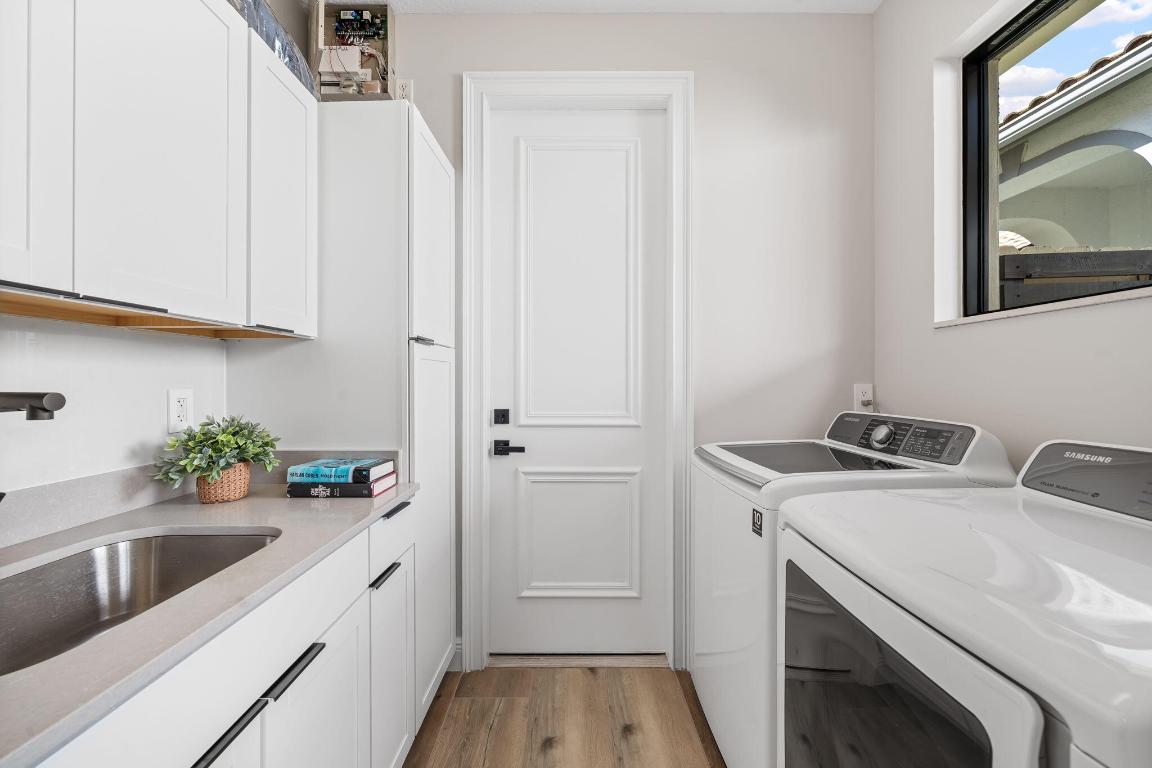 EAGLES LANDING OF P B POLO AND COUNTRY CLUB - Residential Lease