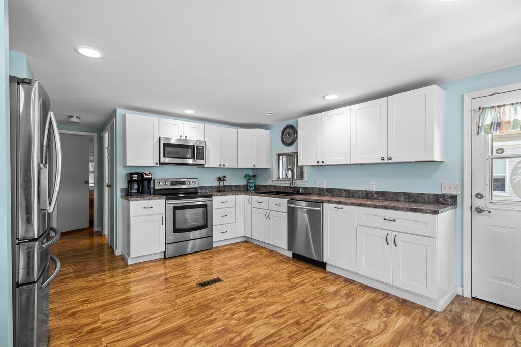 Photo of 7467 SE Swan Avenue, Hobe Sound, FL 33455 (MLS # R11033256)