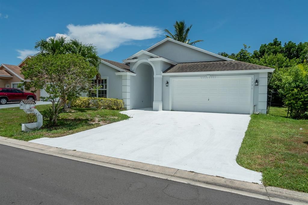 Photo of 1186 Landings Run, Green Acres, FL 33413 (MLS # R10817288)