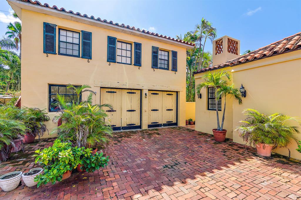 EL BRAVO PARK - Residential