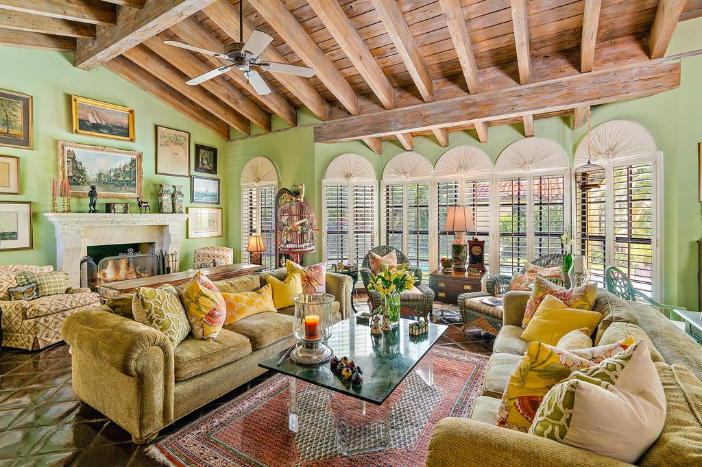 EL BRAVO PARK - Residential