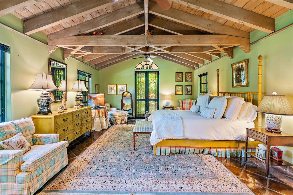 EL BRAVO PARK - Residential