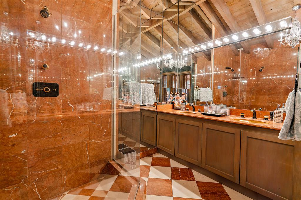 EL BRAVO PARK - Residential