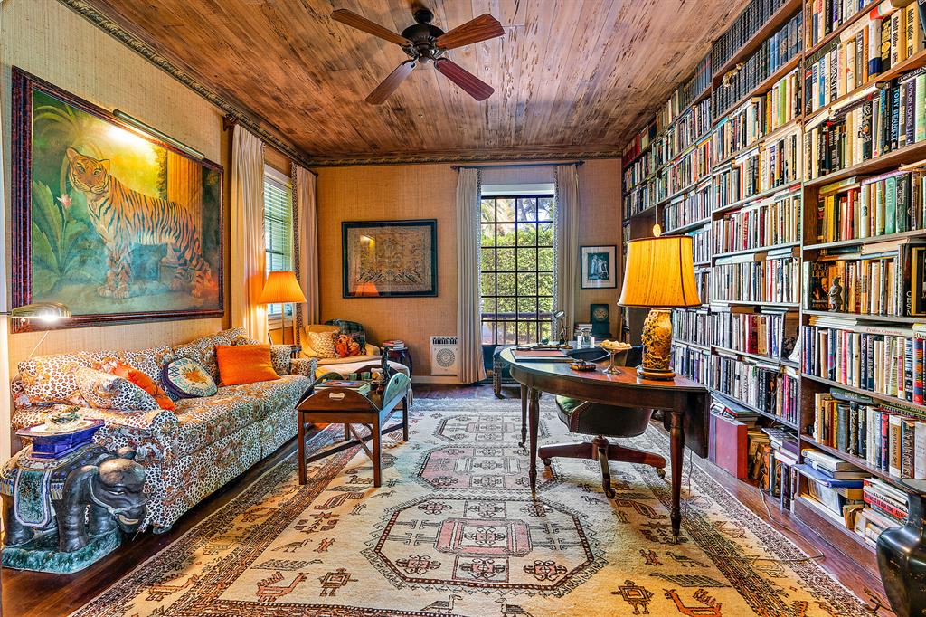 EL BRAVO PARK - Residential