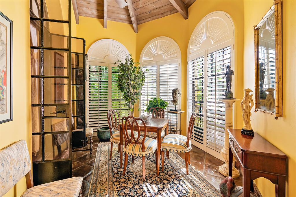 EL BRAVO PARK - Residential