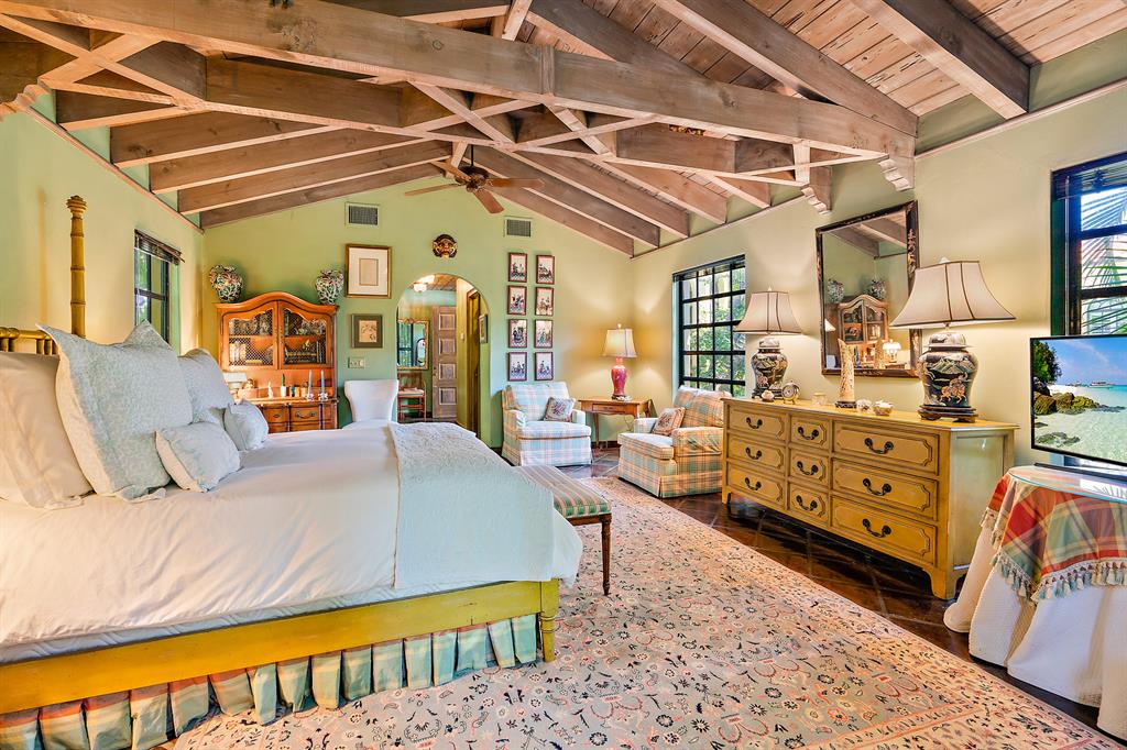 EL BRAVO PARK - Residential