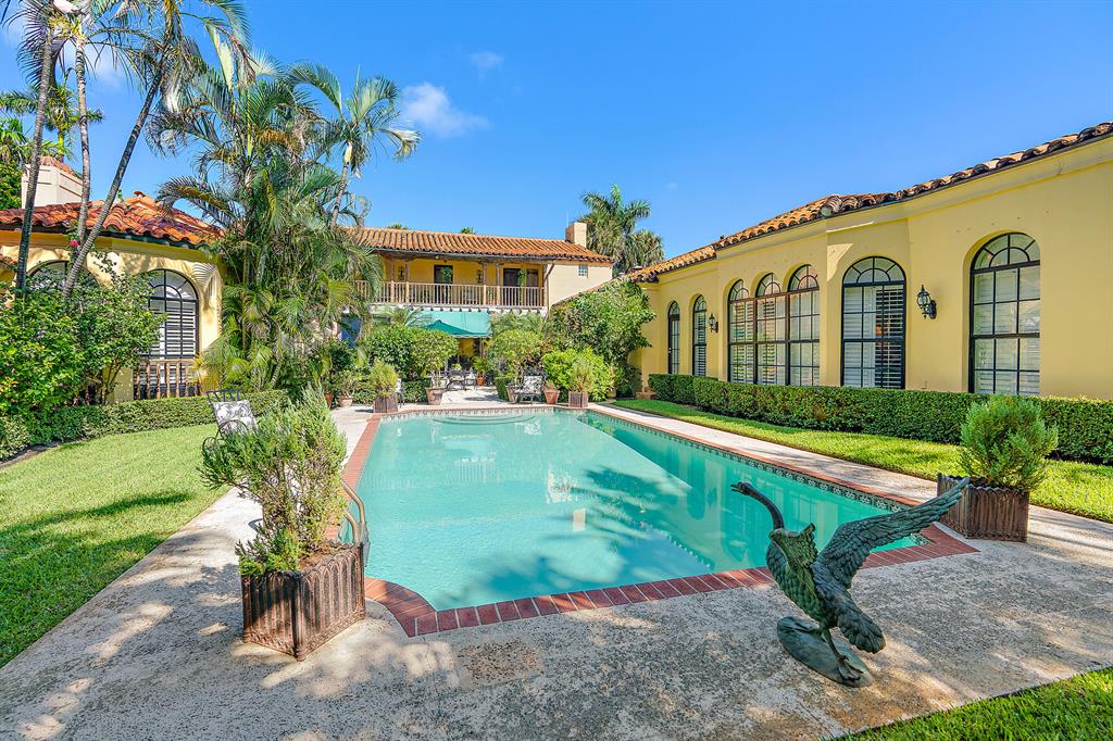 EL BRAVO PARK - Residential