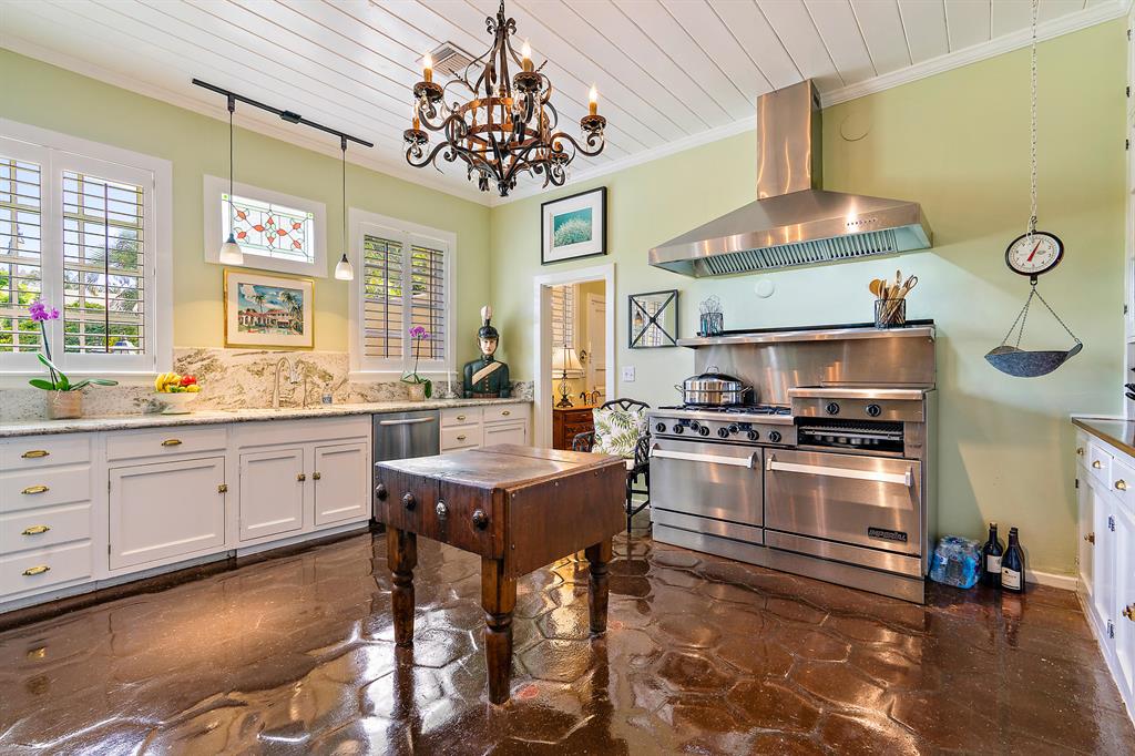 EL BRAVO PARK - Residential