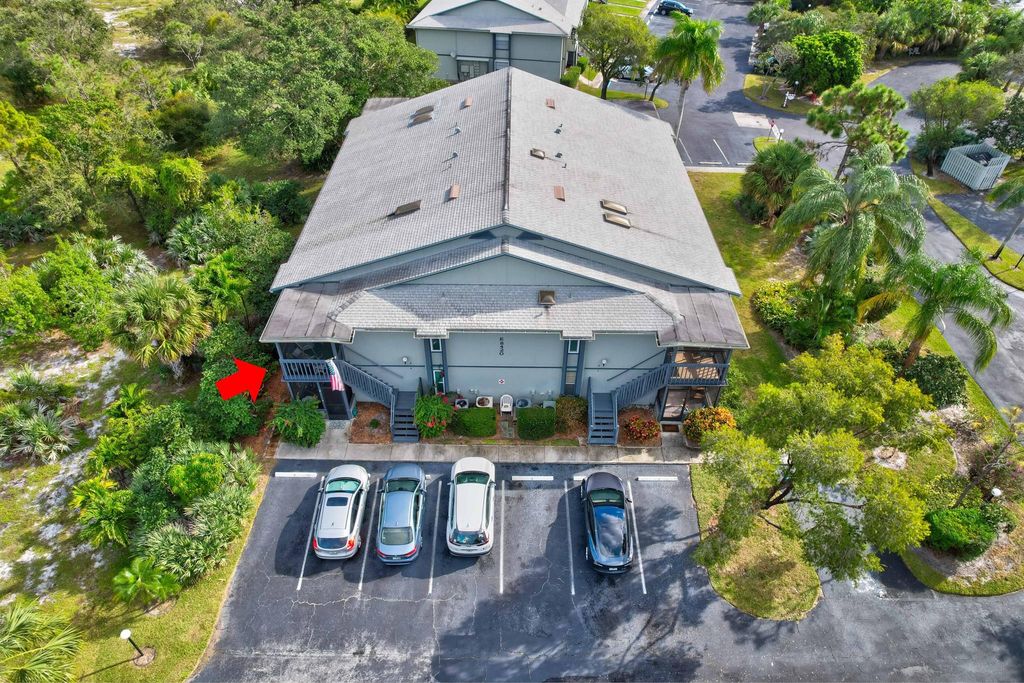 Photo of 8420 SE Croft Circle #E-8, Hobe Sound, FL 33455 (MLS # R10940358)