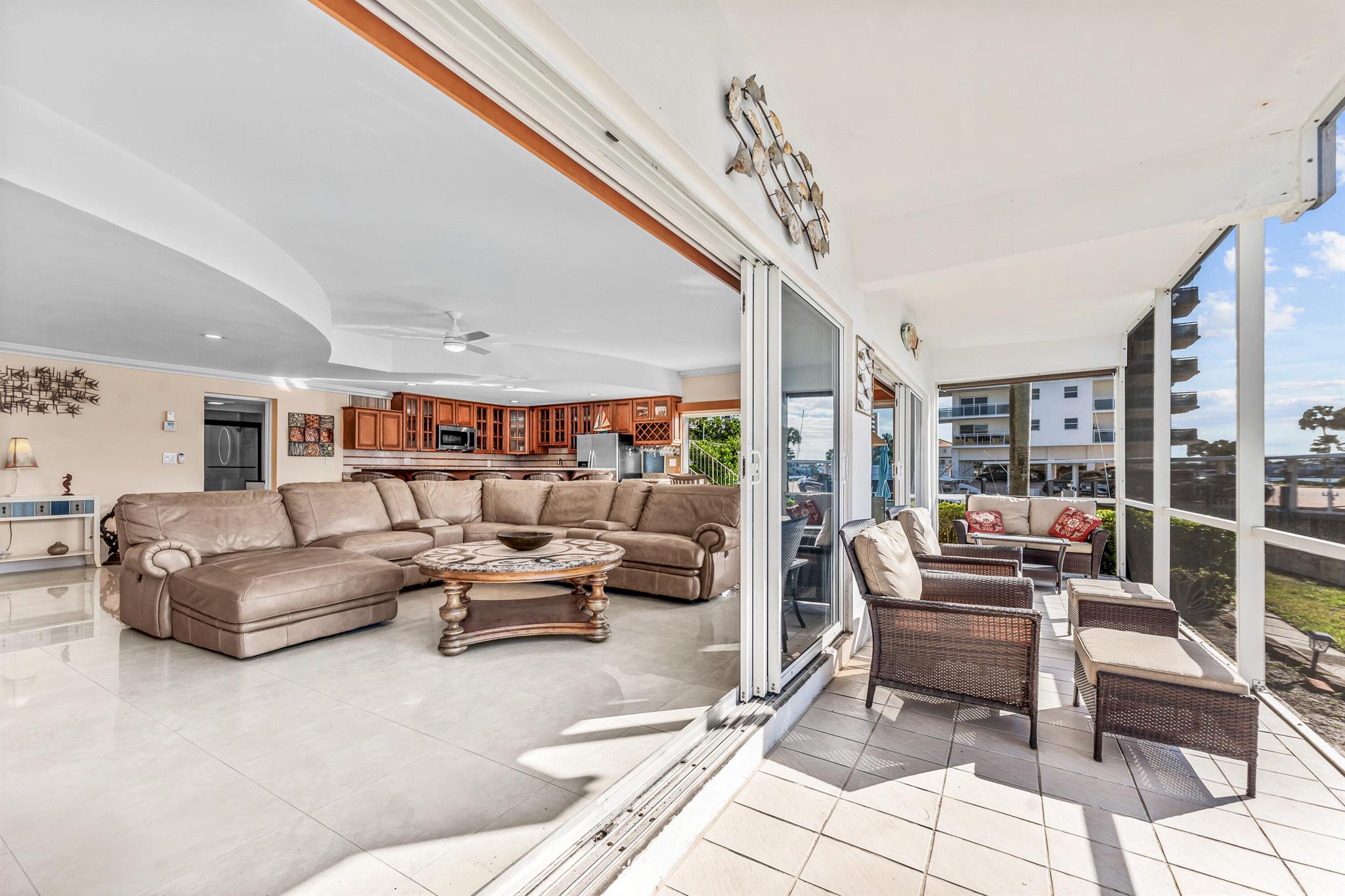 PIECES OEIGHT CONDOMINIUM - Residential Lease