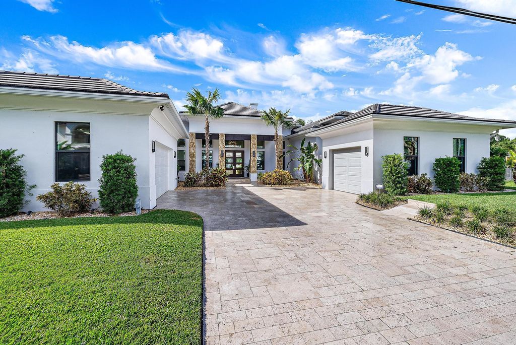 Photo of 14061 Paradise Point Road, Palm Beach Gardens, FL 33410 (MLS # R11017995)
