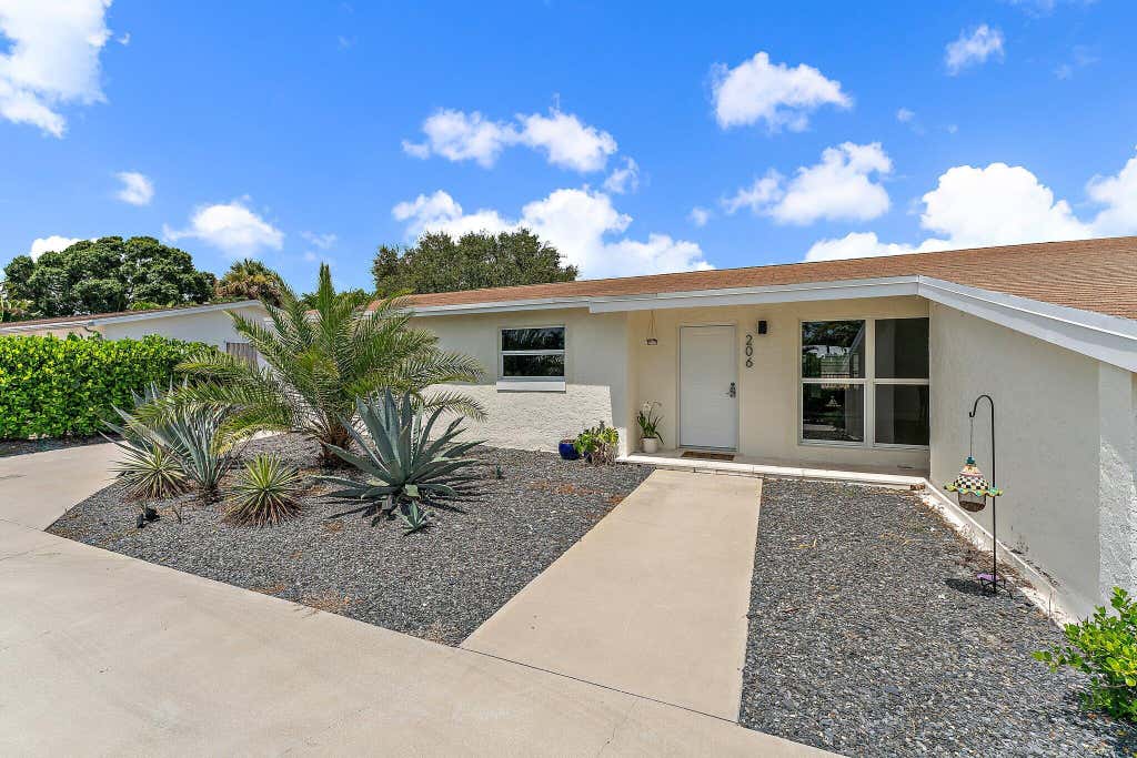Photo of 206 Circle E, Jupiter, FL 33458 (MLS # R11007389)