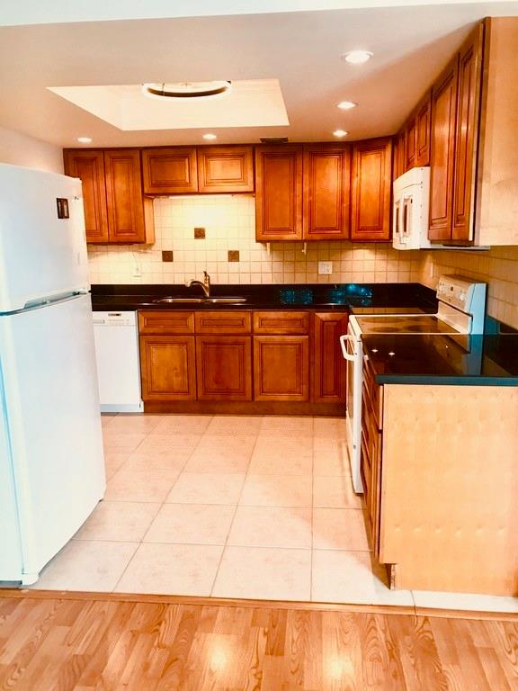 2069 Oakridge F 2069