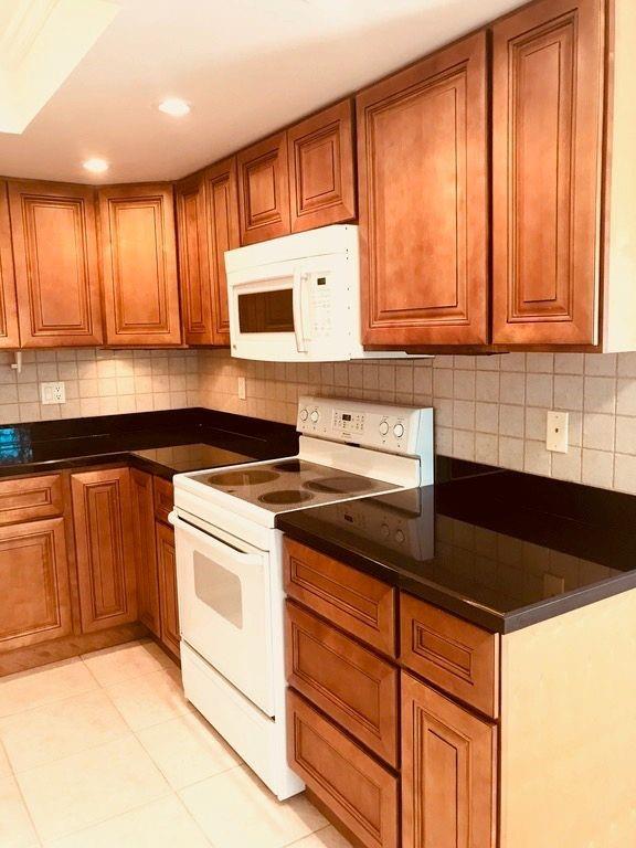 2069 Oakridge F 2069