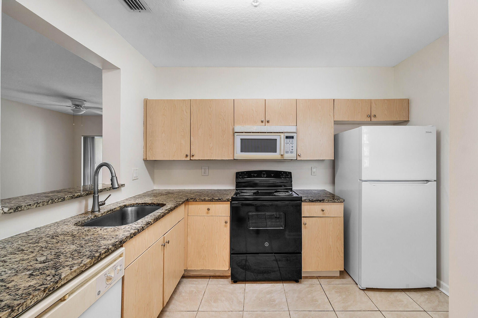 1161 GOLDEN LAKES Boulevard 1325