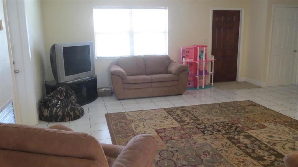 FLORIDA GARDENS 4 - Residential