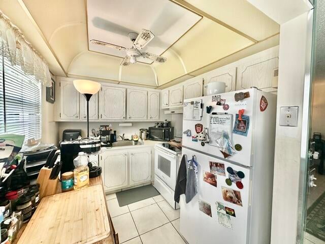 571 Fanshaw N