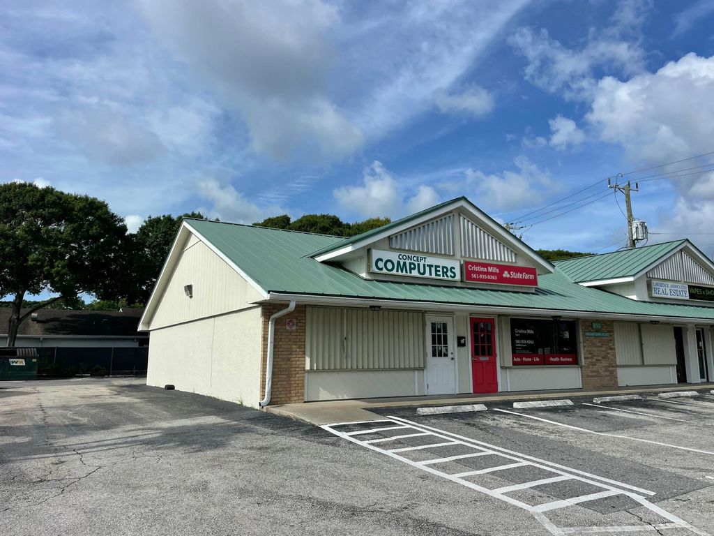 Photo of 836 W Indiantown Road, Jupiter, FL 33458 (MLS # B26039621)