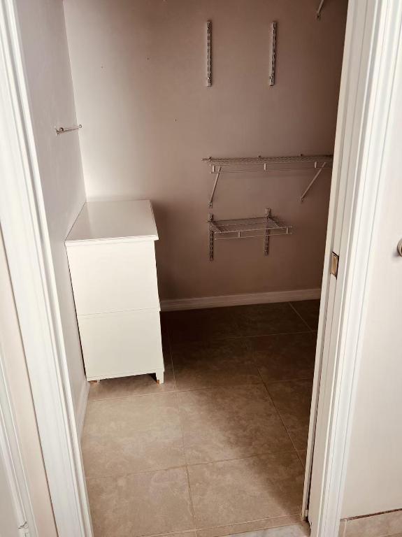 VISTABELLA AT RENAISSANCE COMMONS 2 PUD - Residential Lease