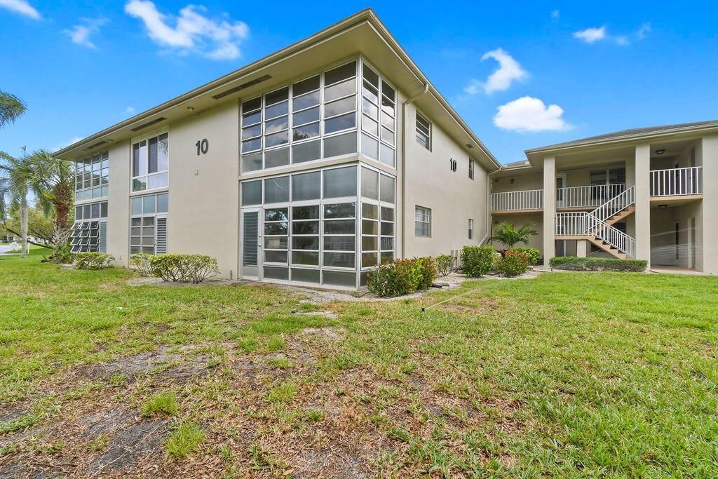 Photo of 10 Lake Vista Trail #103, Fort Pierce, FL 34952 (MLS # R10789568)